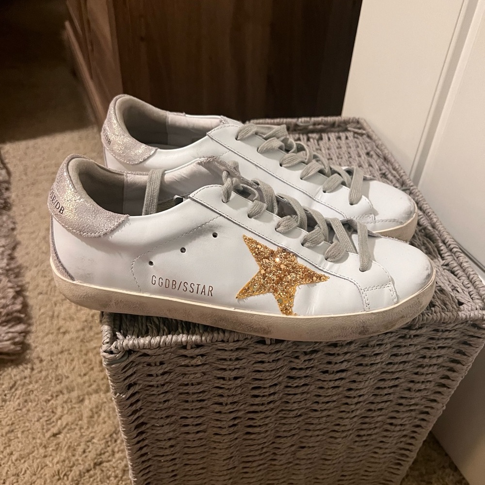 Knock off Golden Goose tennis shoes